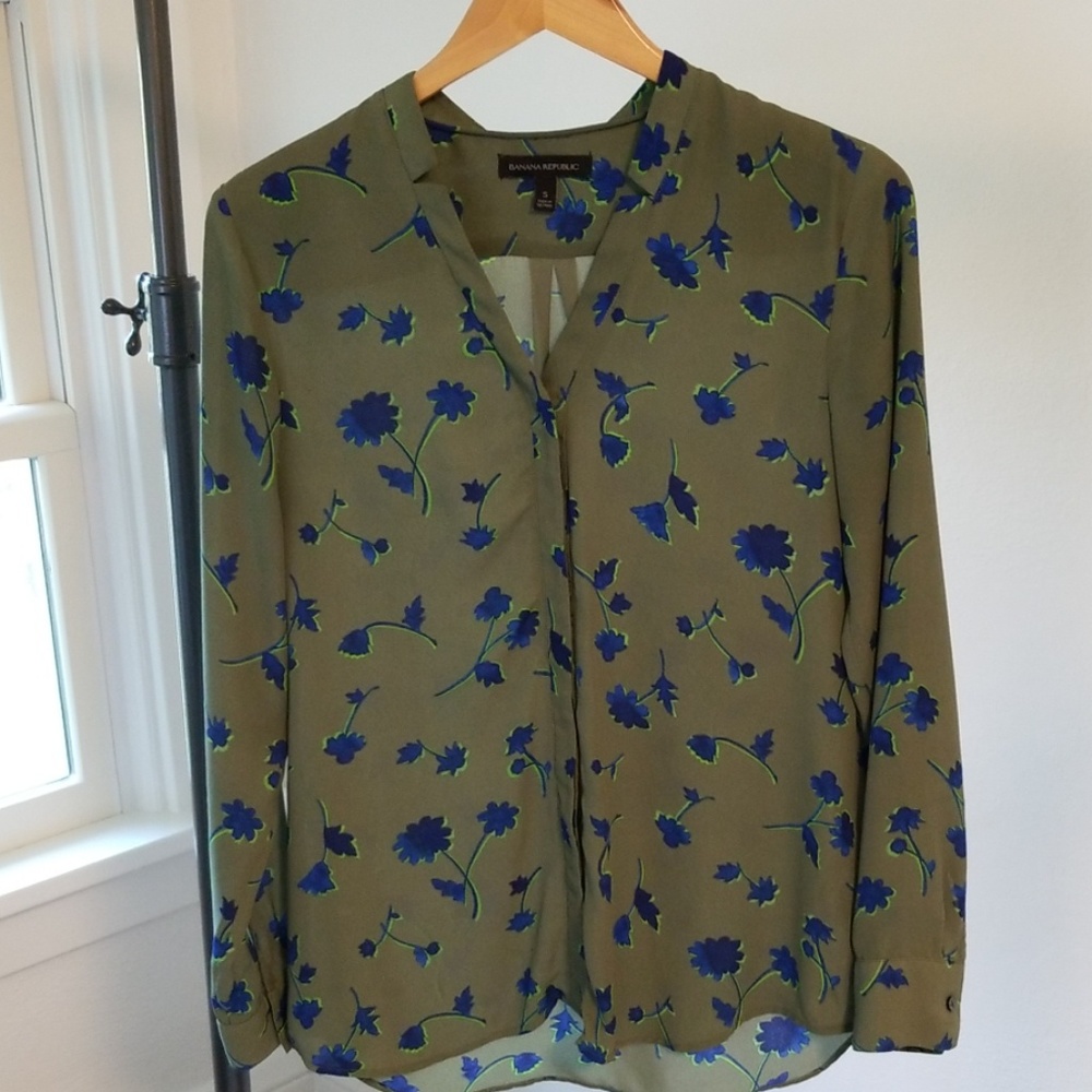 Banana Republic Green Floral Blouse